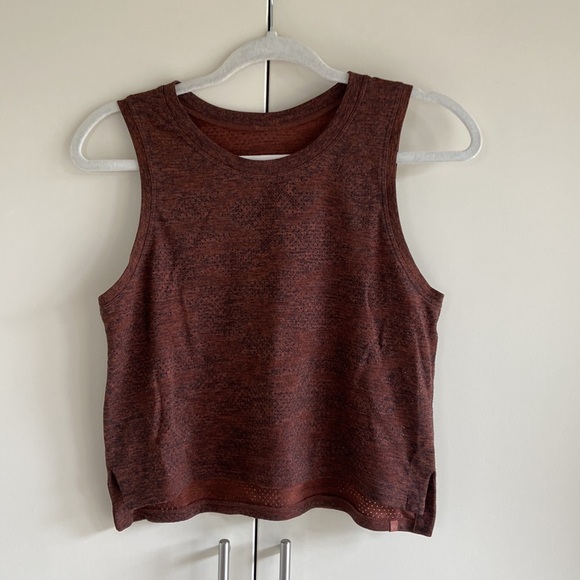 Lululemon Train to Be Tank EUC - Picture 1 of 12